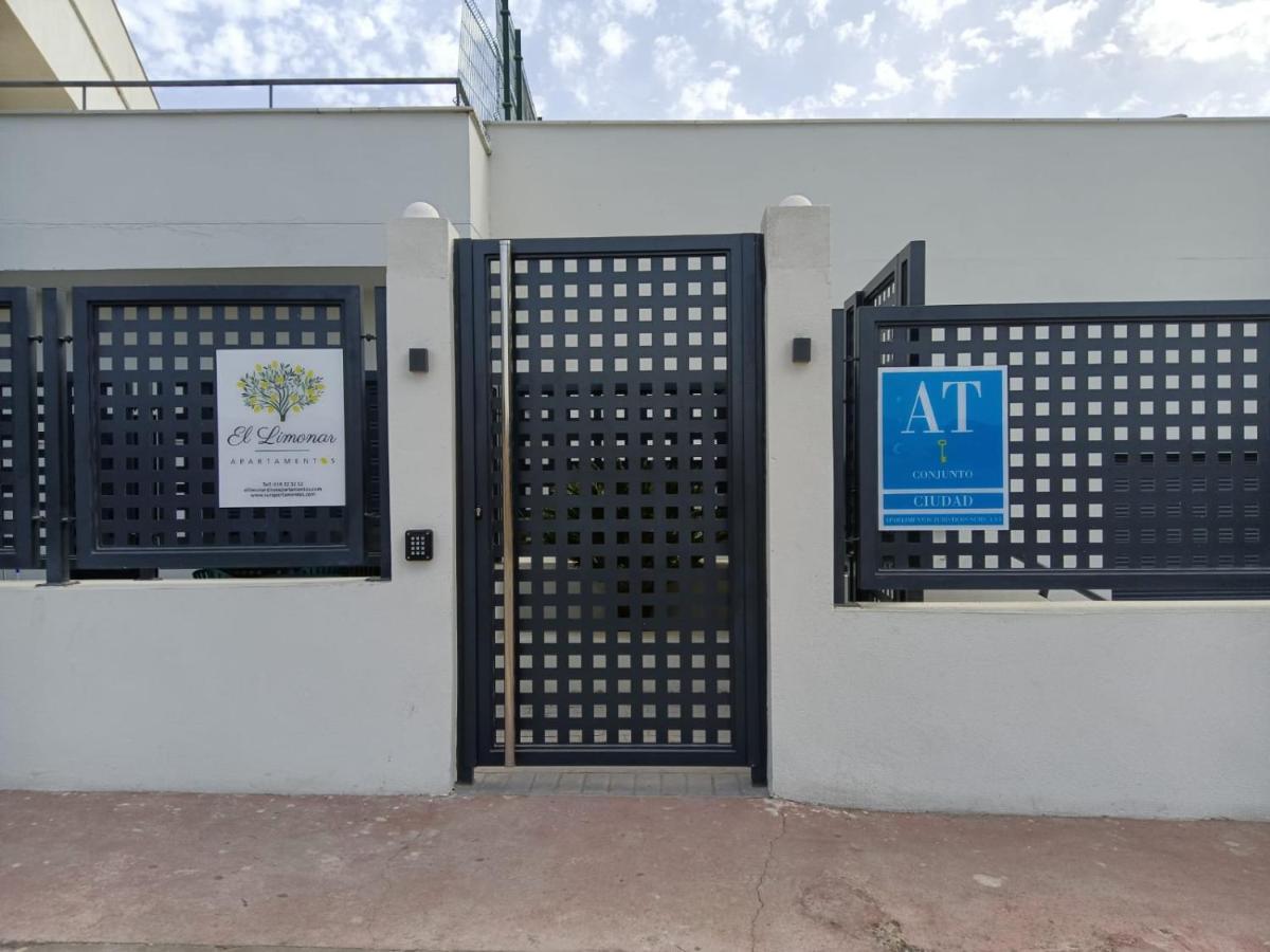 El Limonar Apartment Los Barrios Exterior photo